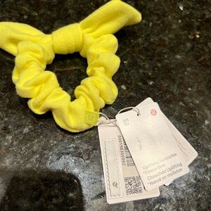 lululemon athletica Fleece Bow Scrunchie NWT